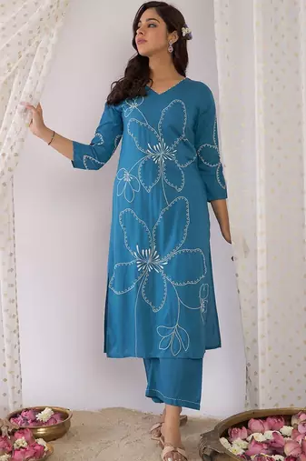 Floral Embroidered V-Neck Thread Work Straight Kurta With Trousers