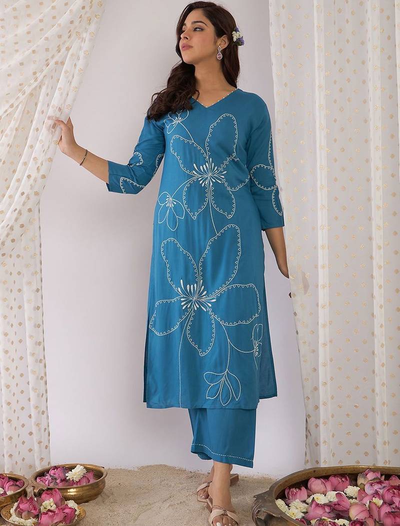 Floral Embroidered V-Neck Thread Work Straight Kurta With Trousers