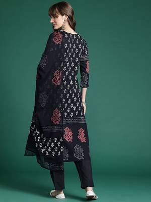 Floral Printed Regular Pure Cotton Kurta with Trousers & Dupatta 7