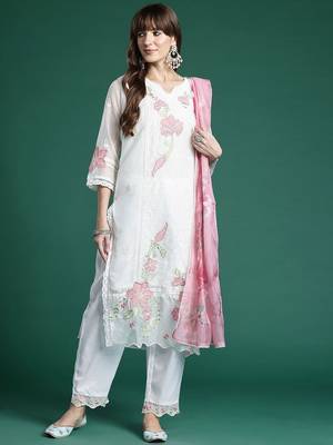 Women Floral Embroidered Panelled Thread Work Kurta With Trousers & Dupatta 5