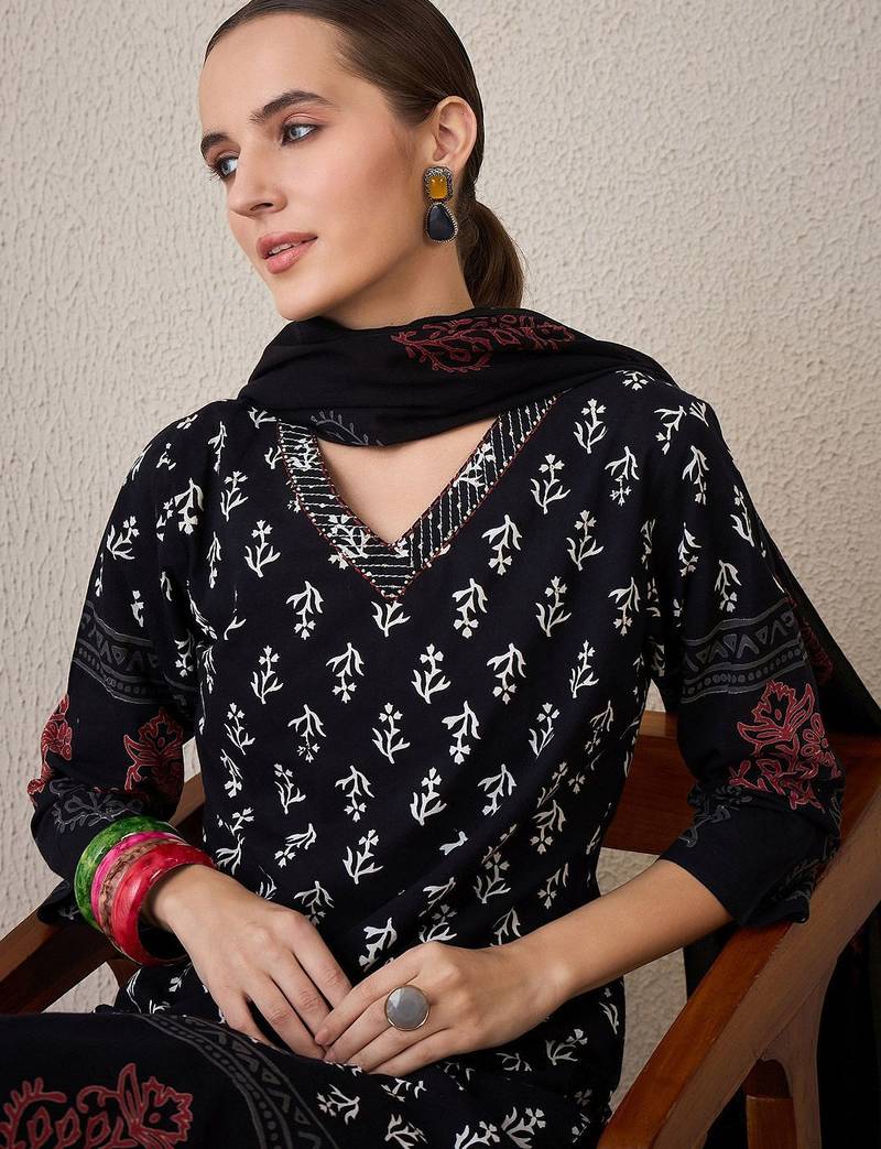 Floral Printed V-Neck Pure Cotton Straight Kurta With Trouser & Dupatta