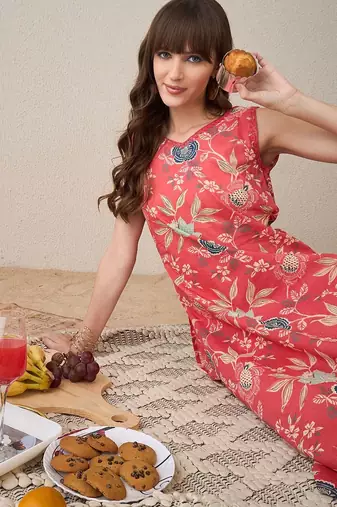 Floral Printed V-Neck Pure Cotton Straight Kurta With Trousers