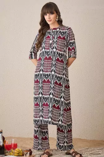 Ethnic Motifs Printed Mandarin Collar Straight Kurta With Trouser
