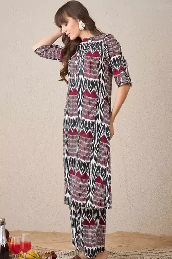 Ethnic Motifs Printed Mandarin Collar Straight Kurta With Trouser