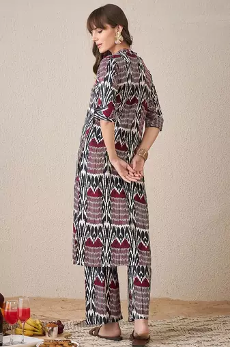 Ethnic Motifs Printed Mandarin Collar Straight Kurta With Trouser