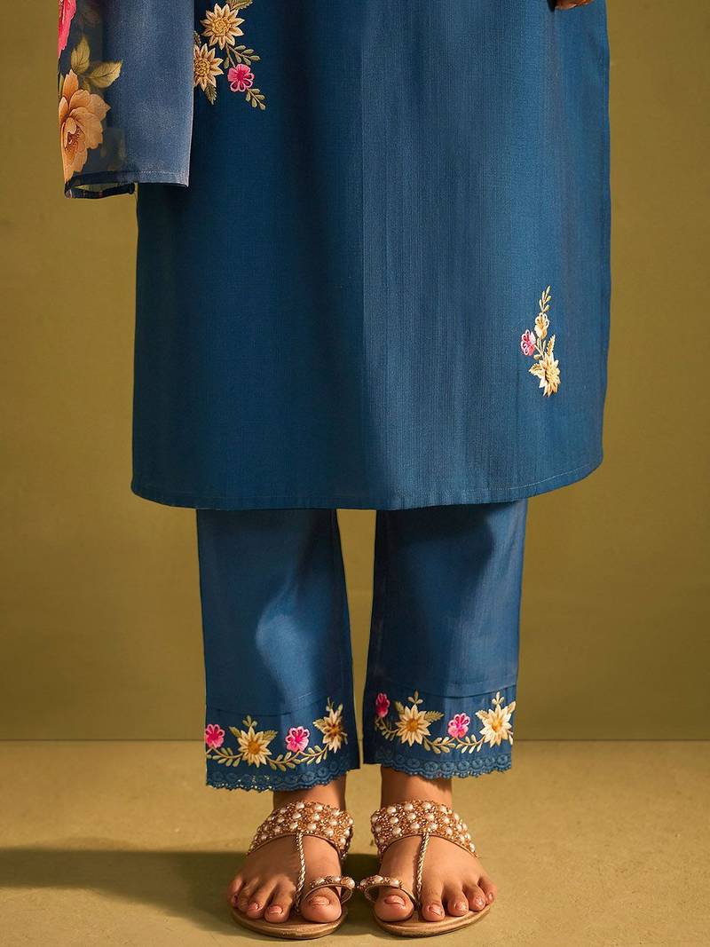 Floral Embroidered Thread Work Straight Kurta with Trousers & Dupatta