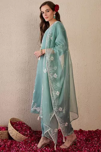 Women Floral Embroidered Regular Thread Work Kurta with Trousers & With Dupatta