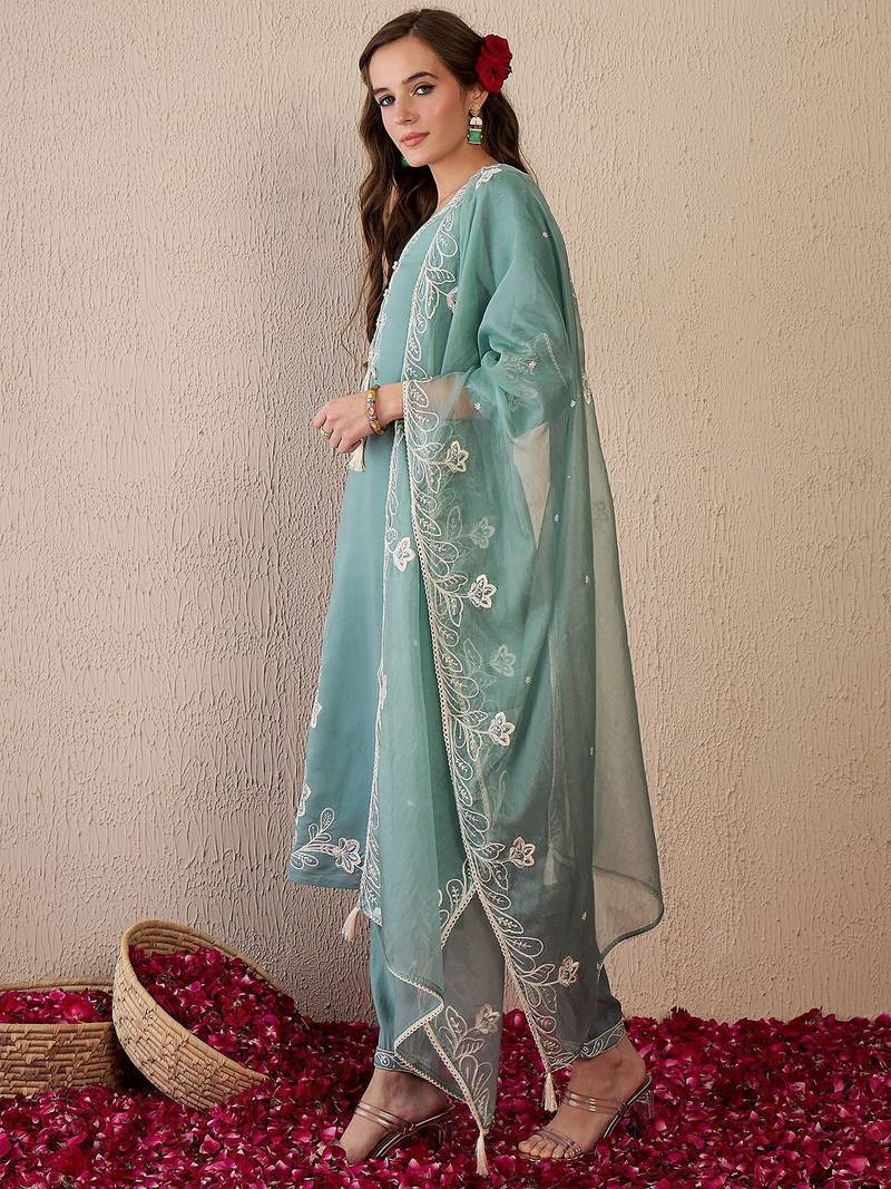 Women Floral Embroidered Regular Thread Work Kurta with Trousers & With Dupatta