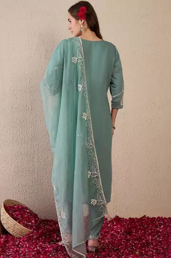 Women Floral Embroidered Regular Thread Work Kurta with Trousers & With Dupatta