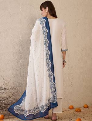 Women Floral Embroidered Regular Thread Work Pure Cotton Kurta with Trousers & With Dupatta 5