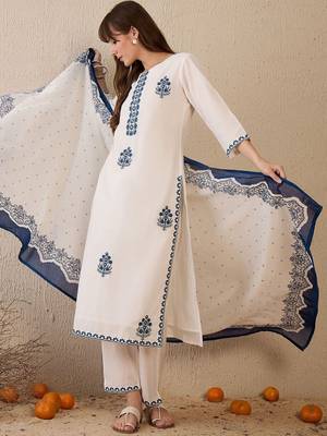 Women Floral Embroidered Regular Thread Work Pure Cotton Kurta with Trousers & With Dupatta 6