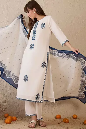 Women Floral Embroidered Regular Thread Work Pure Cotton Kurta with Trousers & With Dupatta