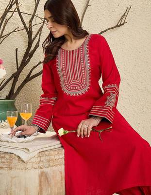 Floral Yoke Design Flared Sleeves Zari Straight Kurta With Trousers 1