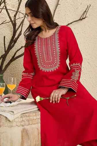 Floral Yoke Design Flared Sleeves Zari Straight Kurta With Trousers