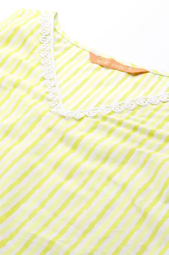 Women Printed Pure Cotton Kurta with Trousers