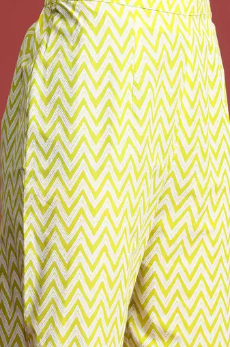 Women Printed Pure Cotton Kurta with Trousers