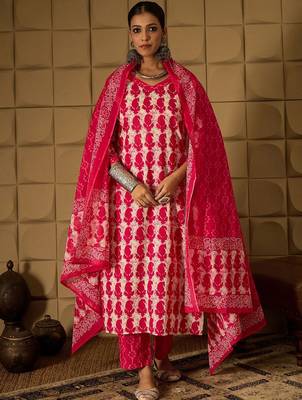 Paisley Printed V-Neck Regular Pure Cotton Kurta With Trouser With Dupatta 4