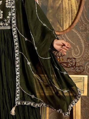Floral Yoke Design Pleated Thread Work Anarkali Kurta With Trousers & Dupatta 4