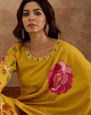 Women Floral Printed Regular Pure Cotton Kurta with Trousers & With Dupatta 2