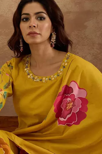 Women Floral Printed Regular Pure Cotton Kurta with Trousers & With Dupatta