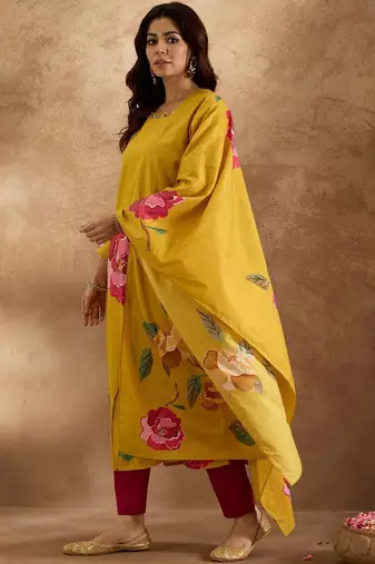 Women Floral Printed Regular Pure Cotton Kurta with Trousers & With Dupatta
