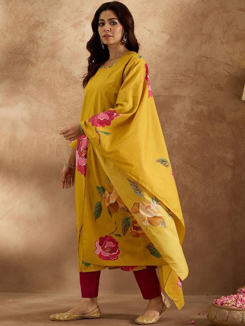 Women Floral Printed Regular Pure Cotton Kurta with Trousers & With Dupatta