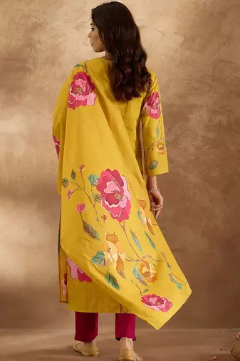 Women Floral Printed Regular Pure Cotton Kurta with Trousers & With Dupatta