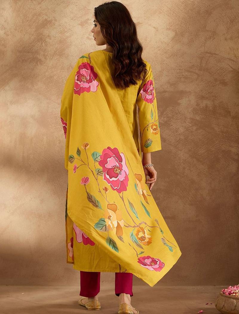 Women Floral Printed Regular Pure Cotton Kurta with Trousers & With Dupatta