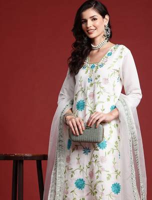 Women Floral Embroidered Thread Work Kurta With Trousers & Dupatta 1