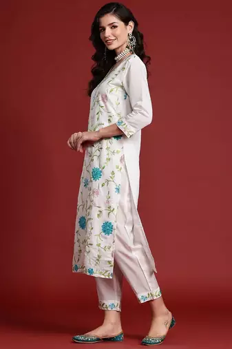 Women Floral Embroidered Thread Work Kurta With Trousers & Dupatta