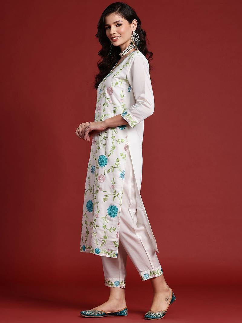 Women Floral Embroidered Thread Work Kurta With Trousers & Dupatta