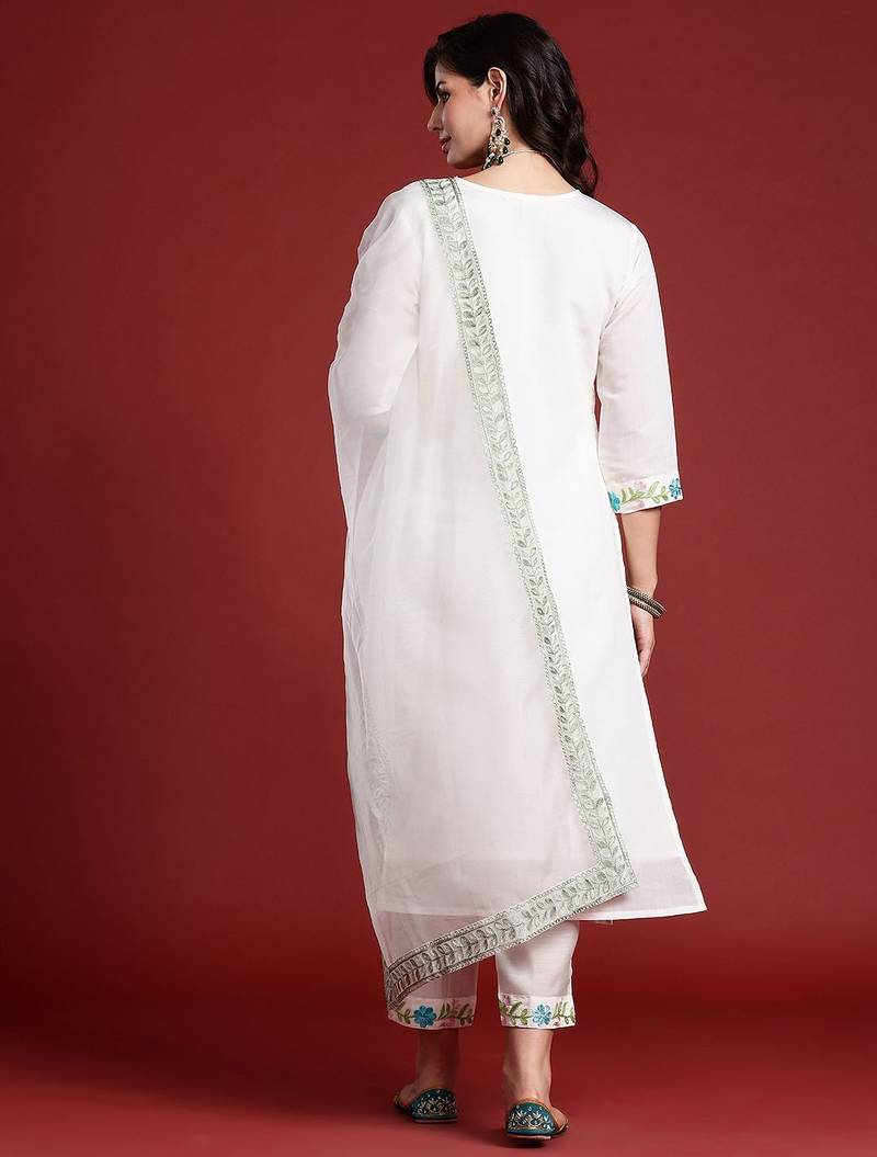 Women Floral Embroidered Thread Work Kurta With Trousers & Dupatta