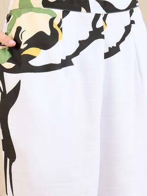 Floral Printed V Neck Straight Kurta With Trousers 3