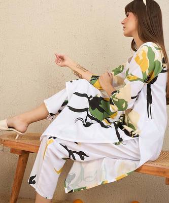 Floral Printed V Neck Straight Kurta With Trousers 5