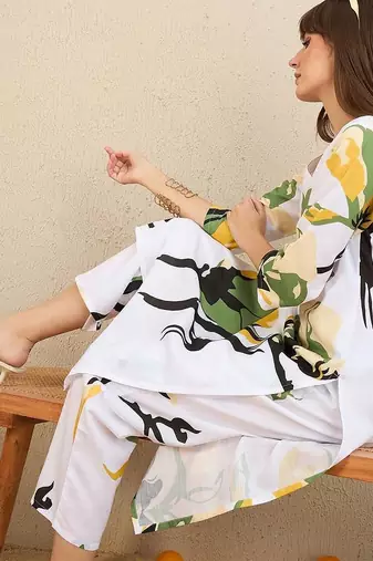 Floral Printed V Neck Straight Kurta With Trousers