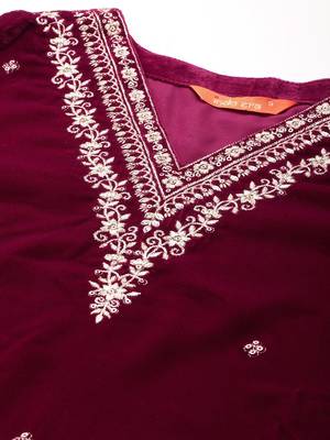 Zari & Sequin Embroidered Velvet Kurta with Trousers & Scalloped Dupatta 3