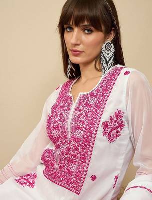 Floral Embroidered Thread Work Organza Straight Kurta With Trousers & Dupatta 3