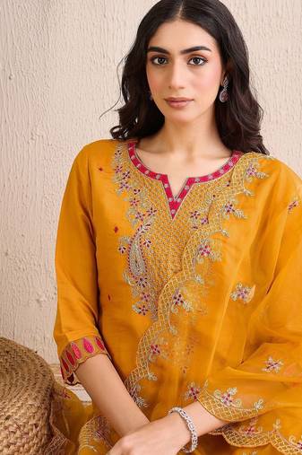 Women Ethnic Motifs Embroidered Regular Gotta Patti Kurta with Trousers & With Dupatta