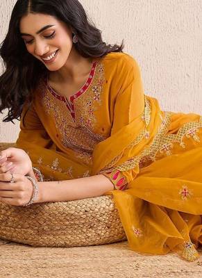 Women Ethnic Motifs Embroidered Regular Gotta Patti Kurta with Trousers & With Dupatta 6