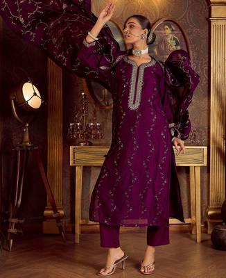 Women Floral Embroidered Regular Kurta with Trousers & With Dupatta 6