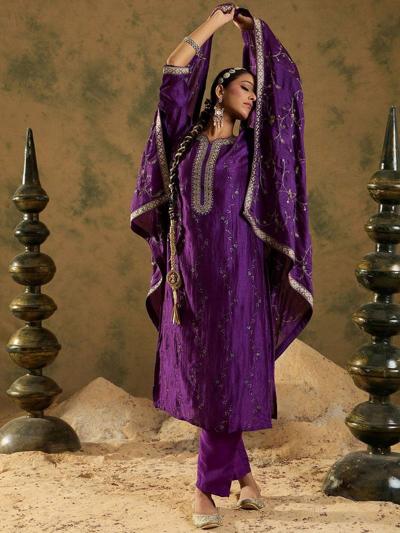 Women Floral Embroidered Regular Kurta with Trousers & With Dupatta