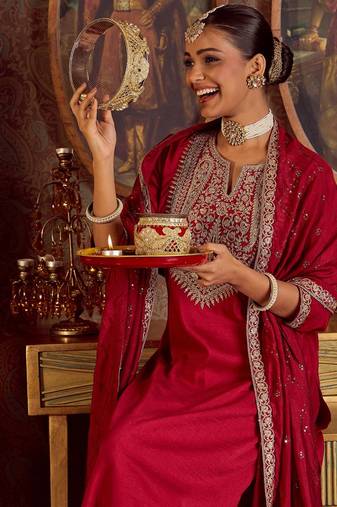 Women Paisley Embroidered Regular Kurta with Trousers & With Dupatta