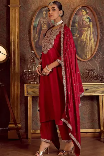 Women Paisley Embroidered Regular Kurta with Trousers & With Dupatta