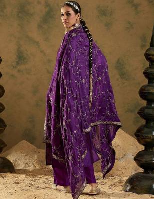 Floral Embroidered Sequinned Straight Kurta with Trousers & Dupatta 6