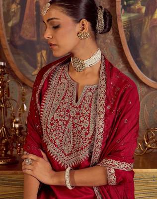 Ethnic Floral Embroidered Zari Work Detail Regular Sleeves Round Neck Kurta Set 2