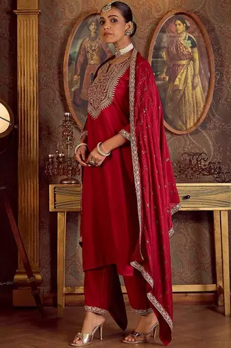 Ethnic Floral Embroidered Zari Work Detail Regular Sleeves Round Neck Kurta Set