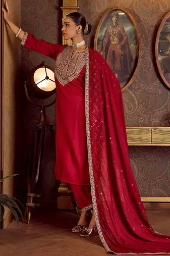 Ethnic Floral Embroidered Zari Work Detail Regular Sleeves Round Neck Kurta Set