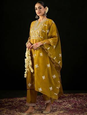 Ethnic Motifs Embroidered Regular Gotta Patti Kurta with Trousers & Dupatta 1