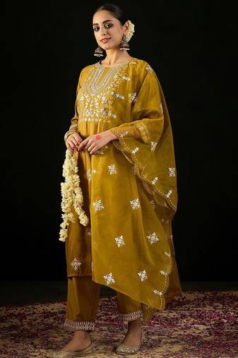 Ethnic Motifs Embroidered Regular Gotta Patti Kurta with Trousers & Dupatta
