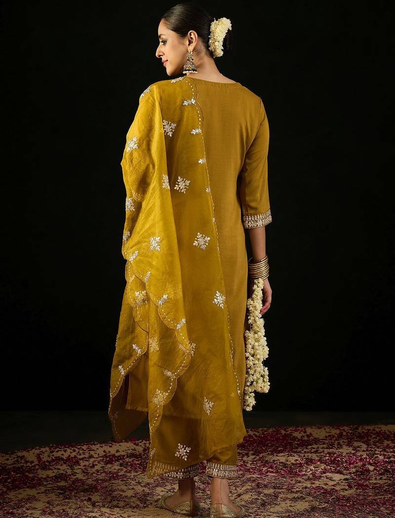Ethnic Motifs Embroidered Regular Gotta Patti Kurta with Trousers & Dupatta